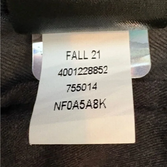 The North Face Quilted Shacket - Picture 8 of 12